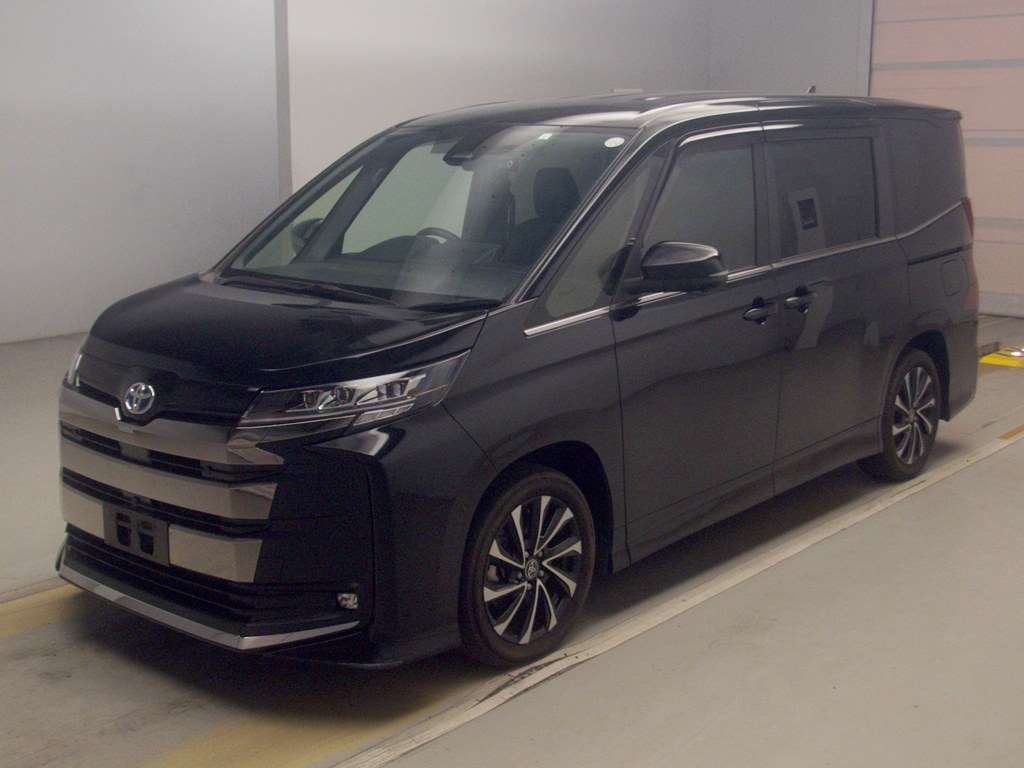 Japan Auction Vehicles 4 2023 Toyota Noah Hybrid S-Z auction photo