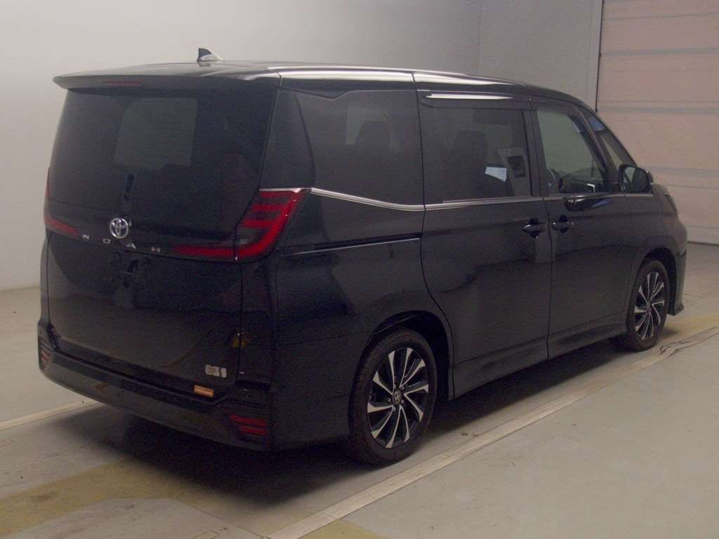 2023 Toyota Noah Hybrid S-Z auction photo 2