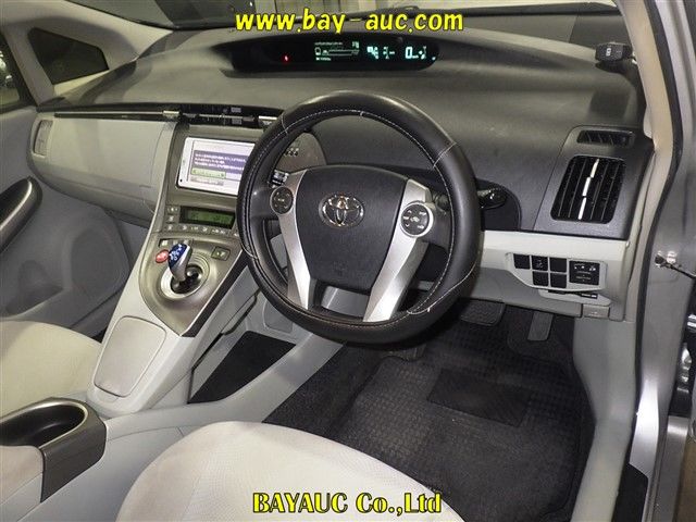 2013 Toyota Prius S auction photo 3