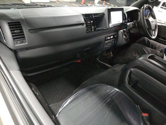 2026 Toyota Hiace LスーパーGLダーク2 4WD auction photo 6