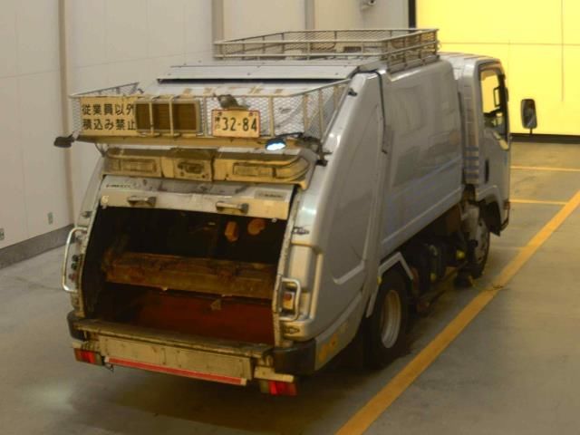 2012 Isuzu Elf 塵芥車 auction photo 2