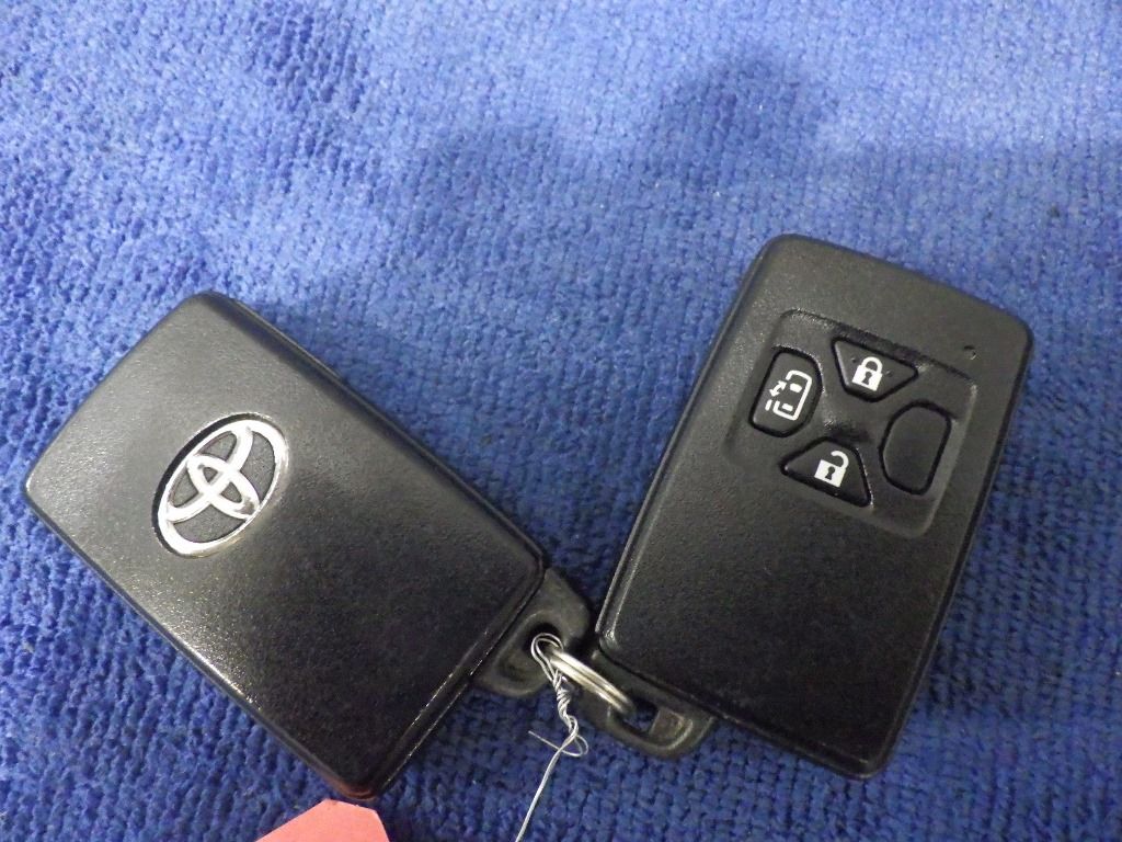 2015 Toyota Isis G auction photo 12