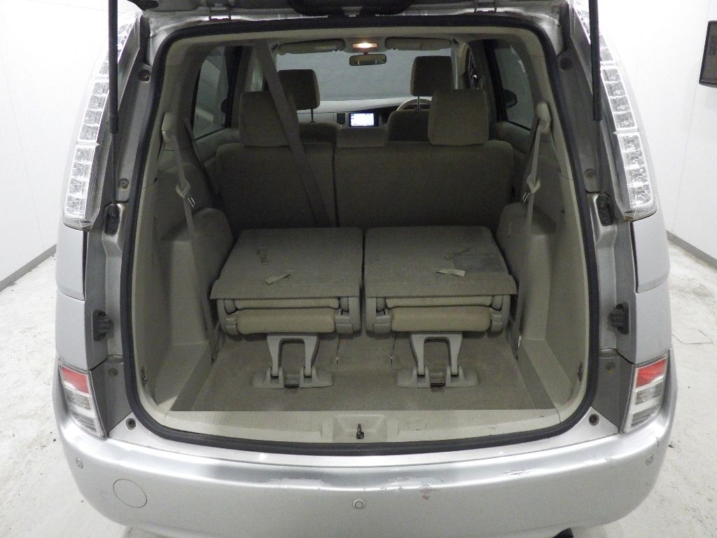 2015 Toyota Isis G auction photo 8