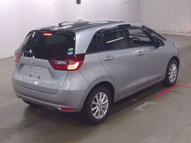 2020 Honda Fit ベーシック 4WD auction photo 5