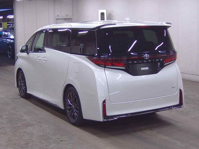 2026 Toyota Vellfire Z Premier auction photo 2