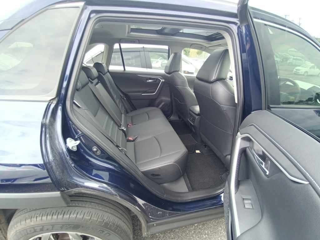 2022 Toyota RAV4 G 4WD auction photo 12