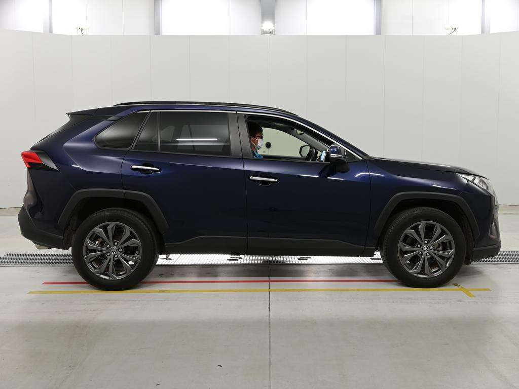 2022 Toyota RAV4 G 4WD auction photo 3