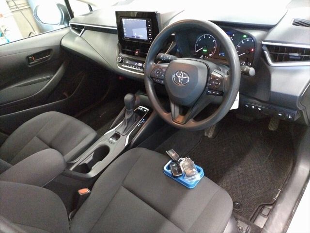 2024 Toyota Corolla Touring ハイブリッドX 4WD auction photo 3