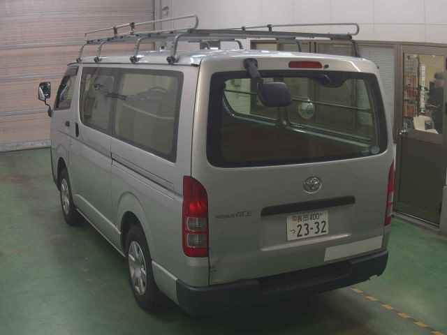 2019 Toyota Regius Ace 4WD DX auction photo 2