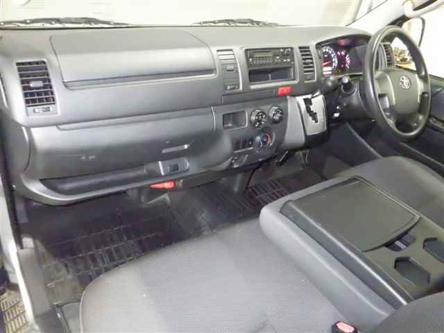 2019 Toyota Regius Ace 4WD DX auction photo 3