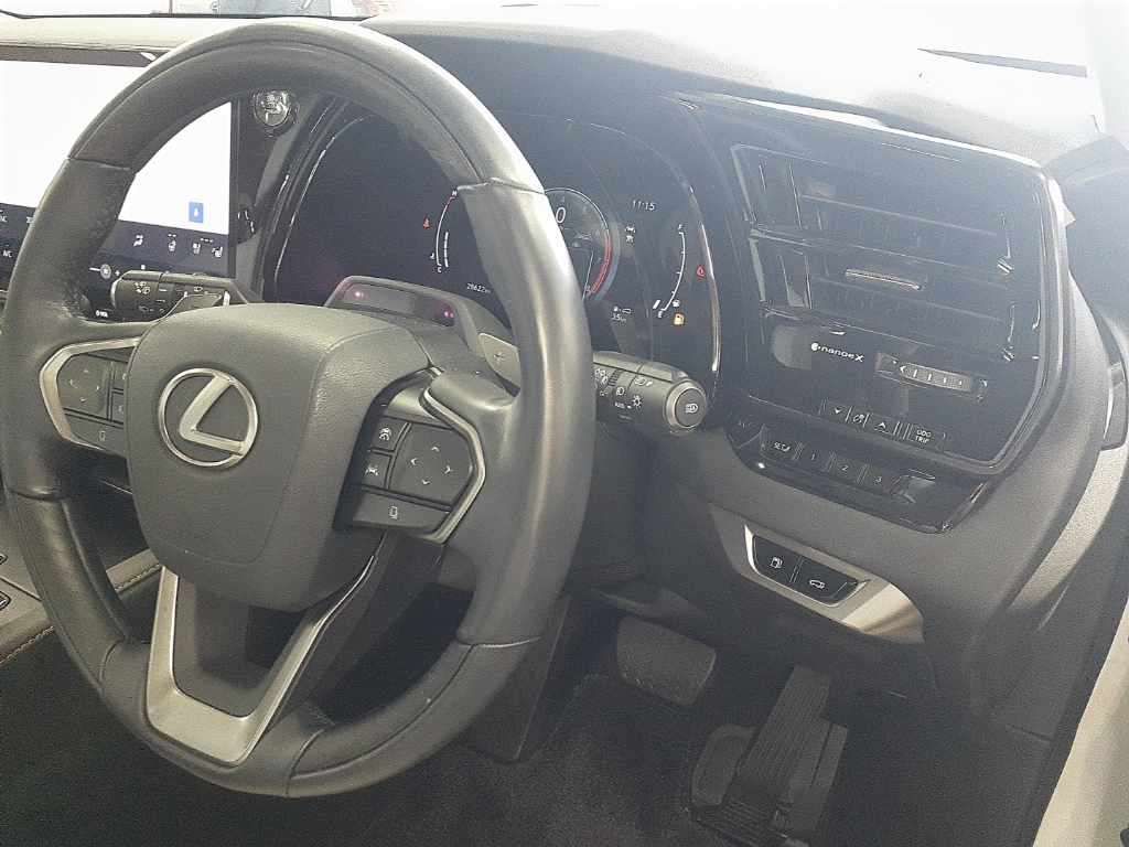 2024 Lexus RX RX350 Version L auction photo 9