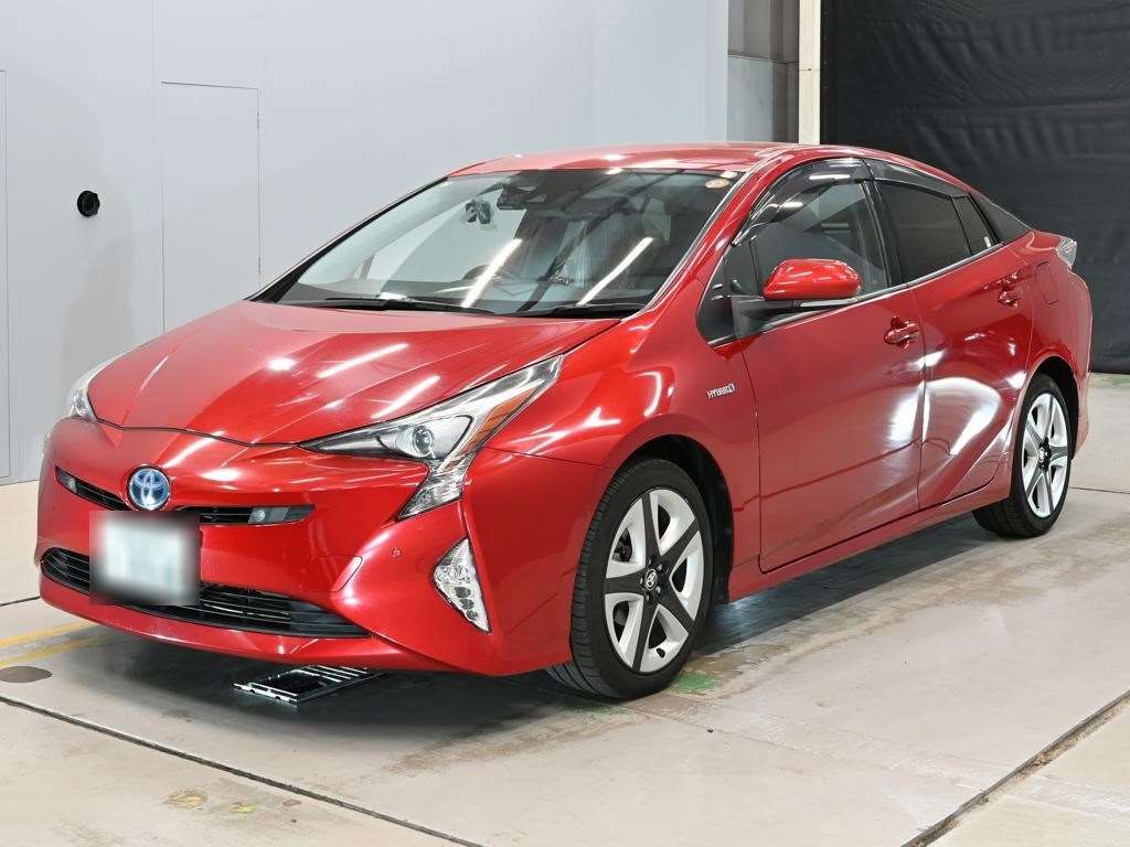 2018 Toyota Prius A Touring Selection Japan auction vehicle
