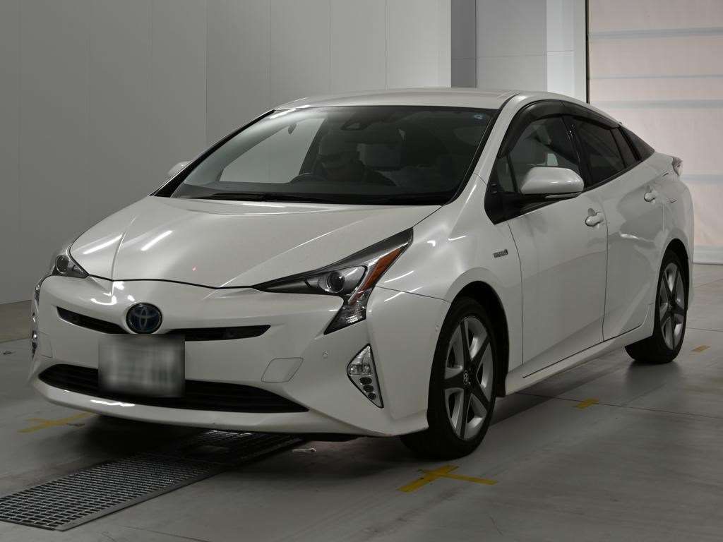 Japan Auction Vehicles 14 2016 Toyota Prius A Premium Touring Selection 4WD auction photo