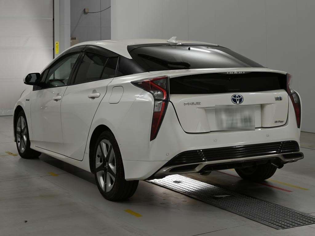 2016 Toyota Prius A Premium Touring Selection 4WD auction photo 6