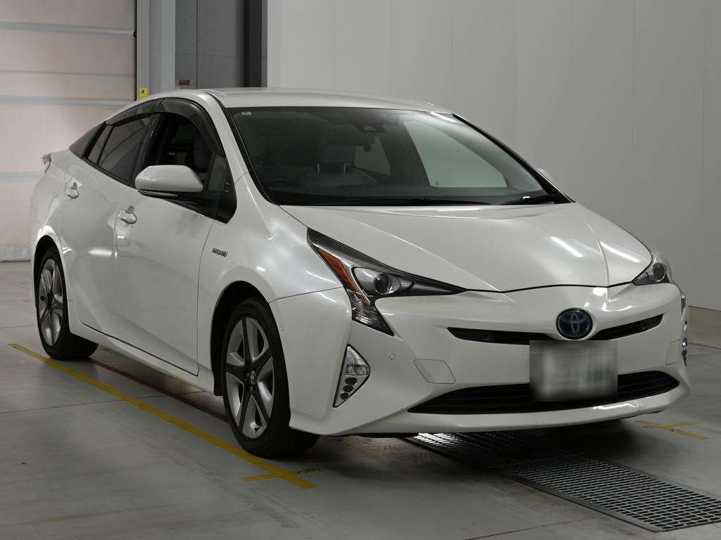 2016 Toyota Prius A Premium Touring Selection 4WD auction photo 5