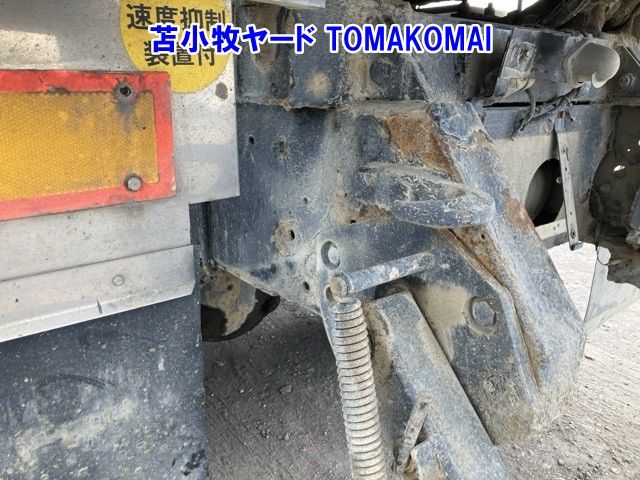 2005 Isuzu Giga dump auction photo 12