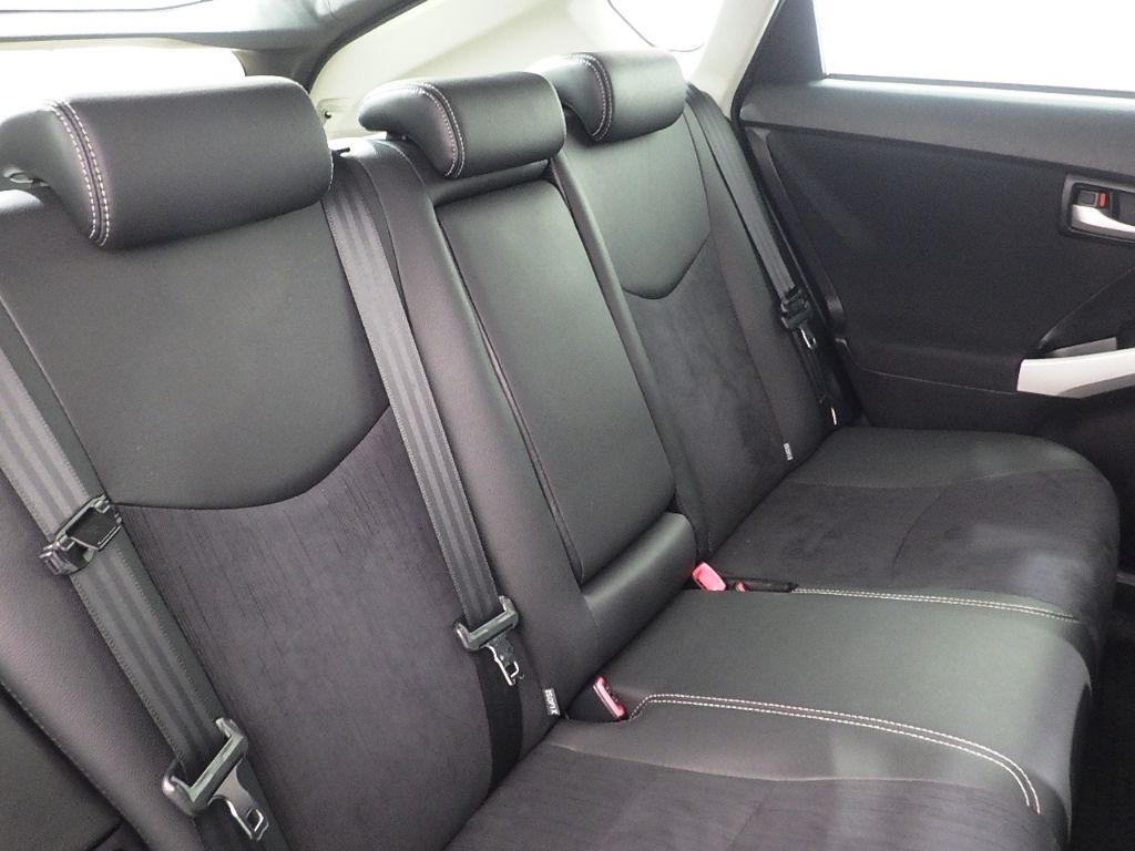 2013 Toyota Prius G auction photo 7