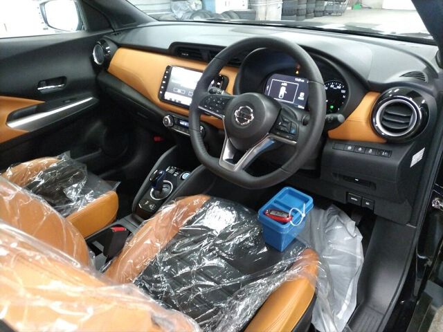 2021 Nissan Kicks X Two-Tone Interior Edition auction photo 3