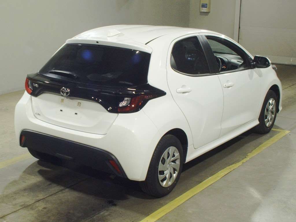 2023 Toyota Yaris X 4WD auction photo 2