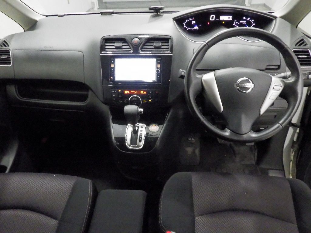 2013 Nissan Serena Highway Star S Hybrid auction photo 3