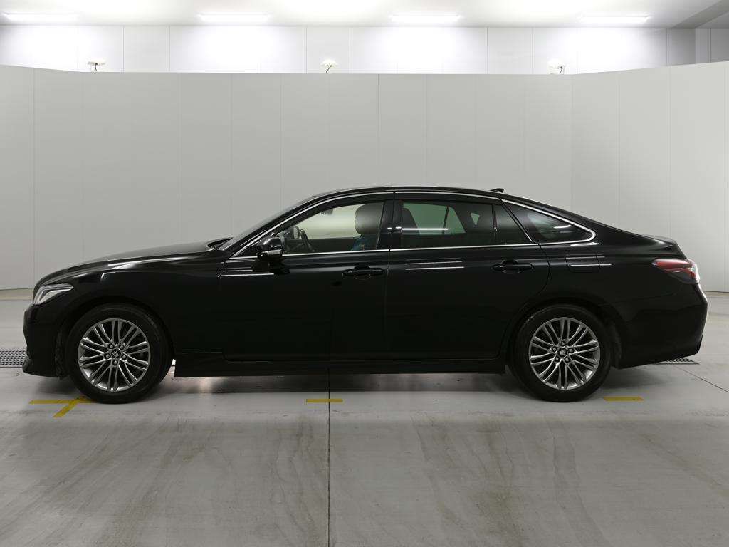 2021 Toyota Crown auction photo 4
