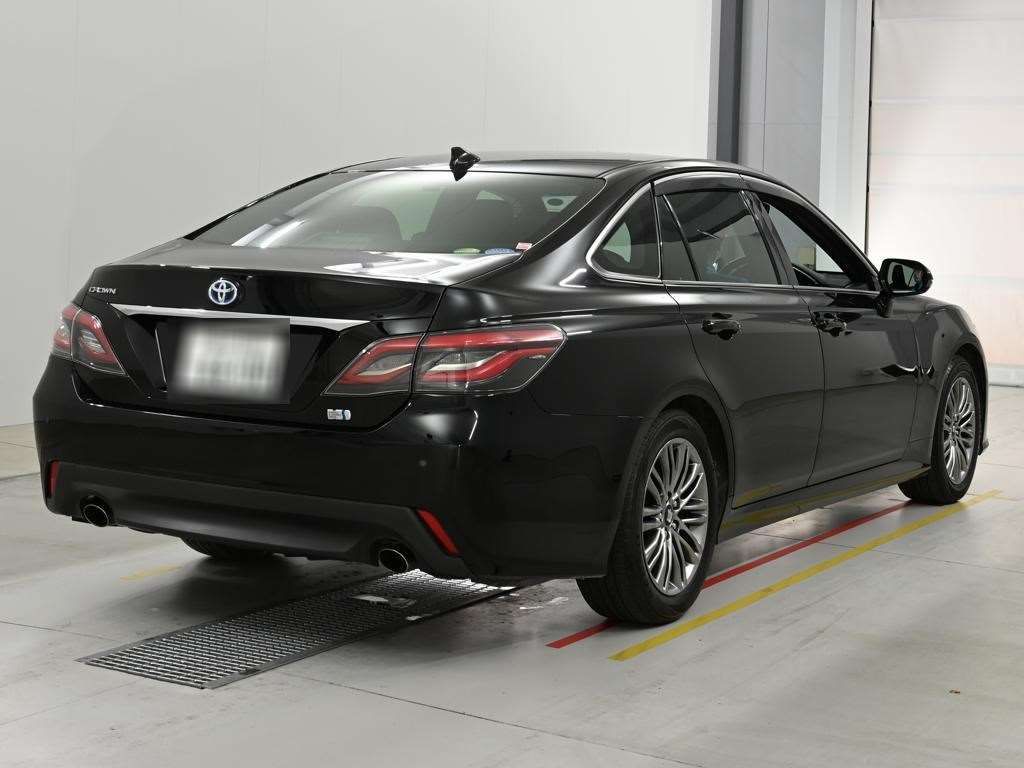 2021 Toyota Crown auction photo 2