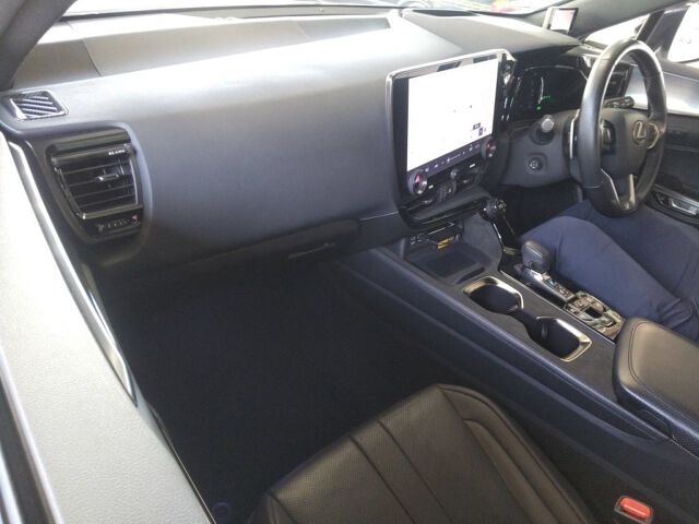 2022 Lexus NX NX450H+Fスポーツ 4WD auction photo 3