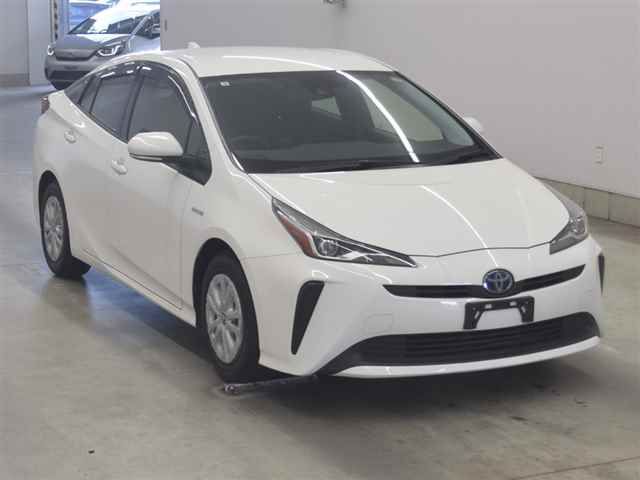 Japan Auction Vehicles 10 2019 Toyota Prius S auction photo
