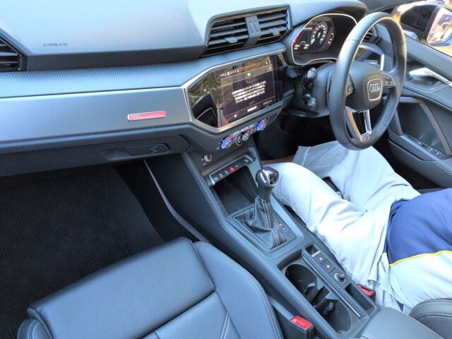 2023 Audi Q3 35TFSI Sライン auction photo 3