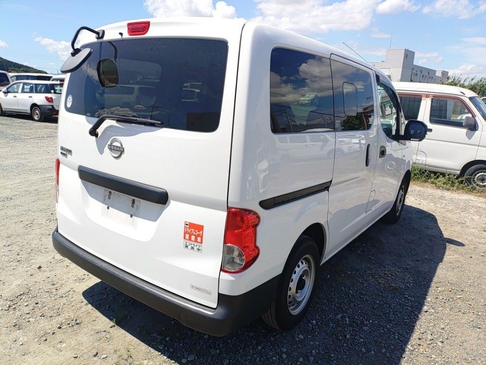 2021 Nissan NV200 Vanette auction photo 2