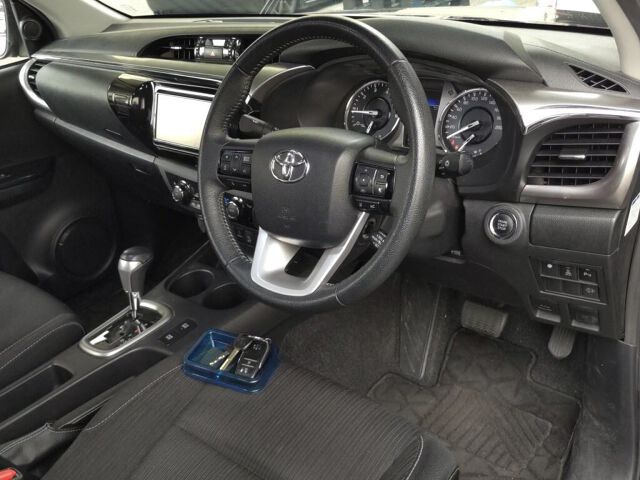 2021 Toyota Hilux Z 4WD auction photo 3
