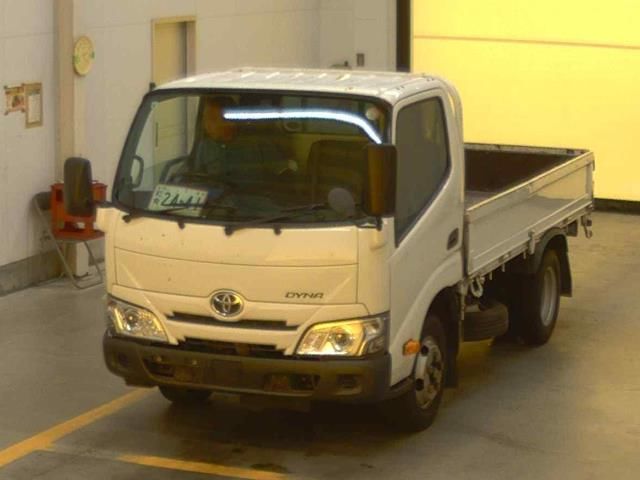 Japan Auction Vehicles 10 2021 Toyota Dyna Flatbed auction photo