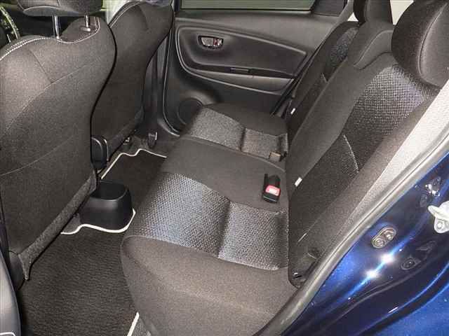 2019 Toyota Vitz FセーフティエディションIII auction photo 6