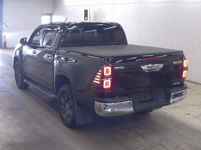 2024 Toyota Hilux Z 4WD auction photo 2