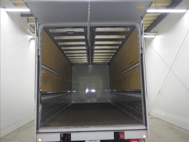 2021 Isuzu Forward Wing auction photo 4