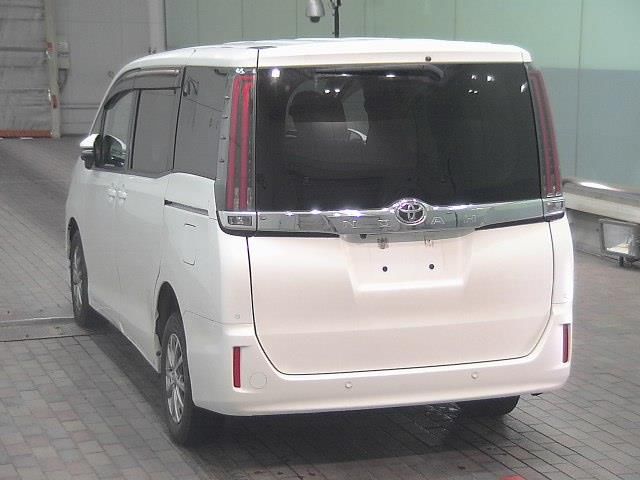 2020 Toyota Noah 4WD G auction photo 2