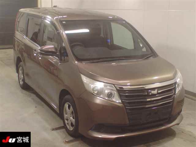 2014 Toyota Noah 4WD X Japan auction vehicle