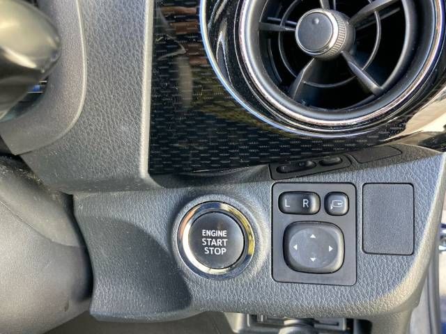2019 Toyota Vitz F セーフティーエディションIII auction photo 5