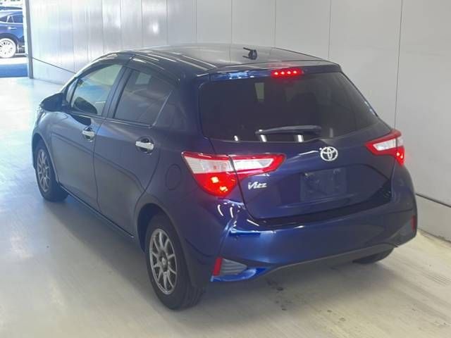 2019 Toyota Vitz F セーフティーエディションIII auction photo 3