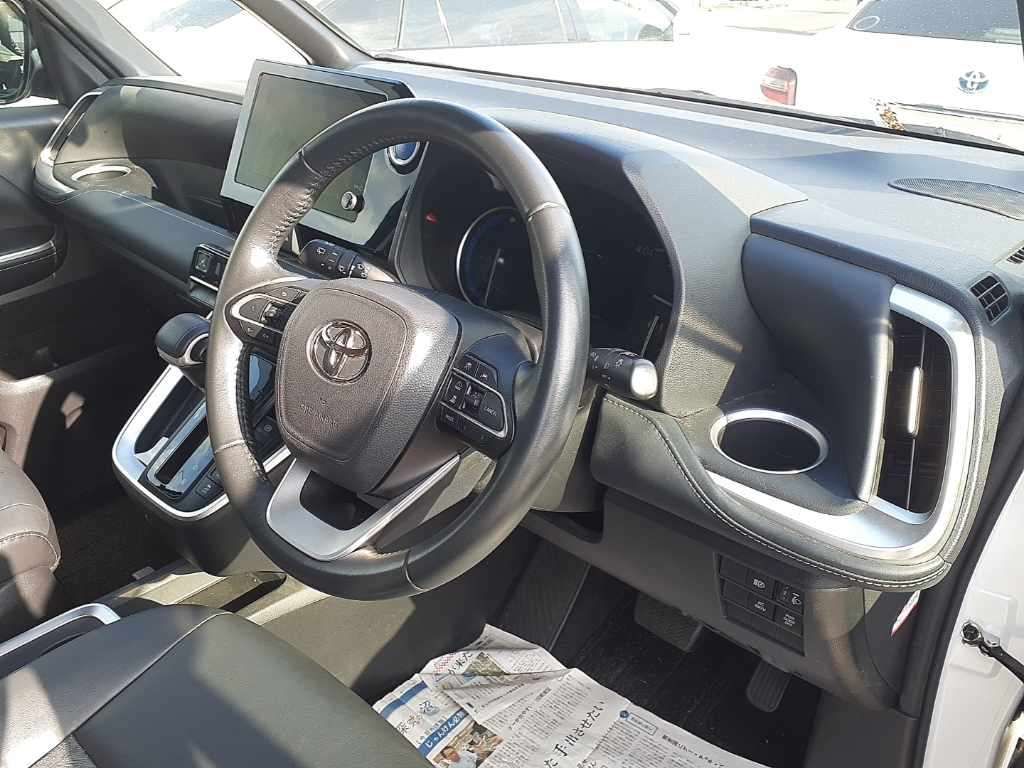 2022 Toyota Noah ハイブリッドS-Z auction photo 9