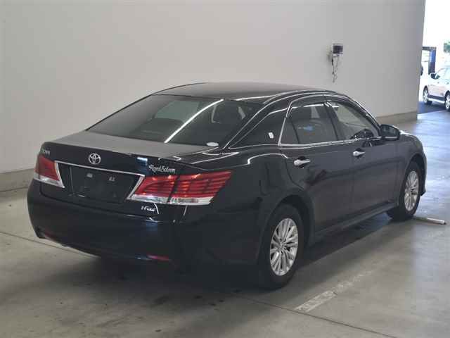 2016 Toyota Crown ロイヤルサルーンi-Four auction photo 5