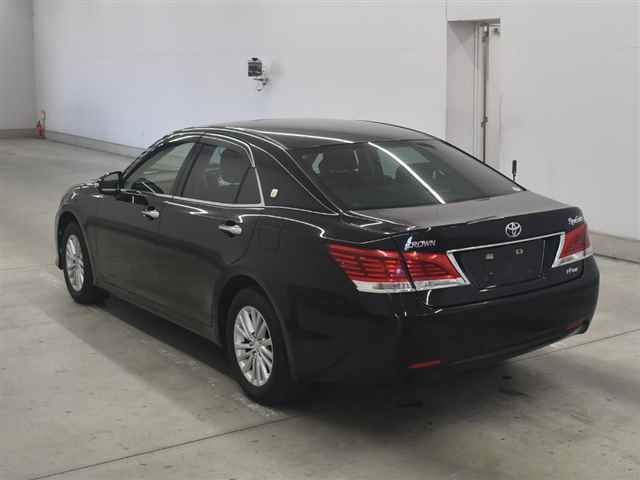 2016 Toyota Crown ロイヤルサルーンi-Four auction photo 2