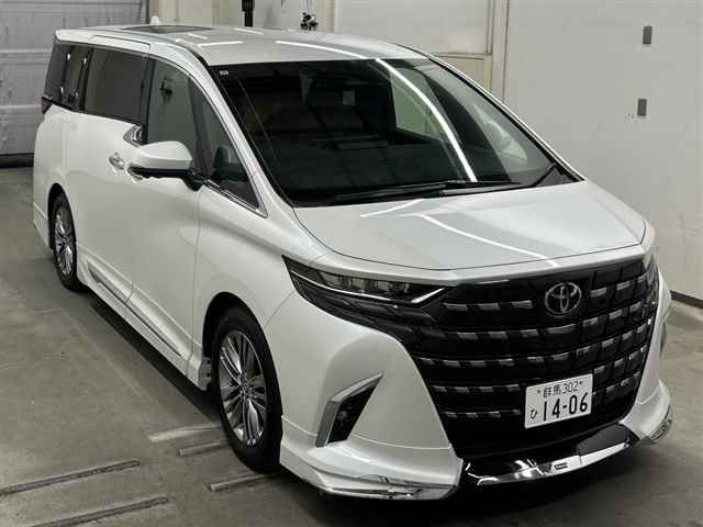 2025 Toyota Alphard Hybrid Z Japan auction vehicle