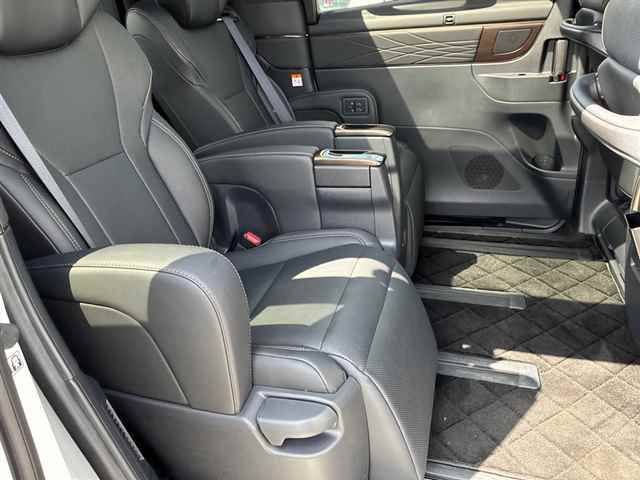 2025 Toyota Alphard Hybrid Z auction photo 7