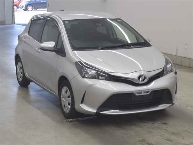 2015 Toyota Vitz F Japan auction vehicle