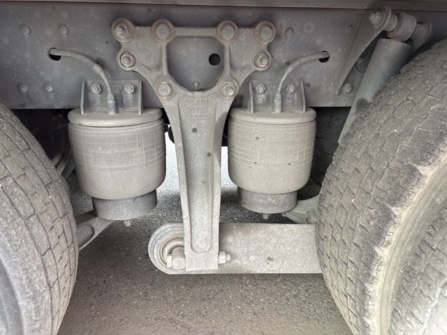2017 Nissan Diesel UD auction photo 8