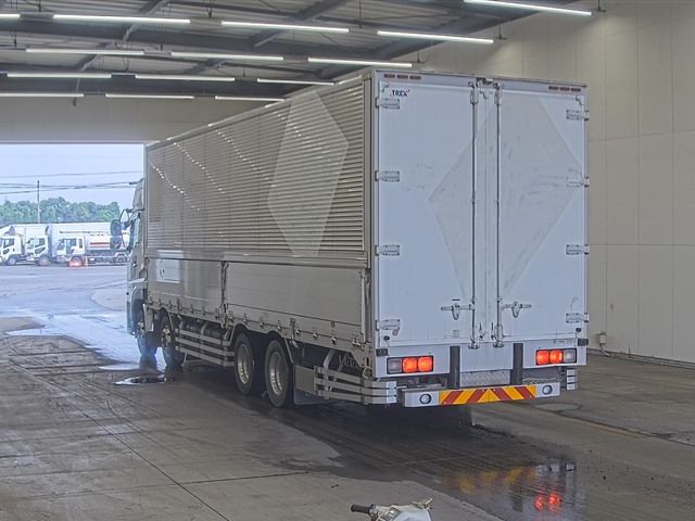 2017 Nissan Diesel UD auction photo 2