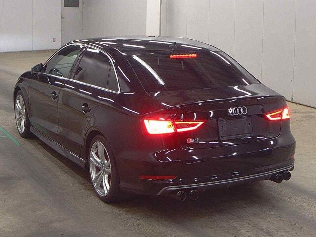 2015 Audi S3 Sedan ベースグレード 4WD auction photo 2