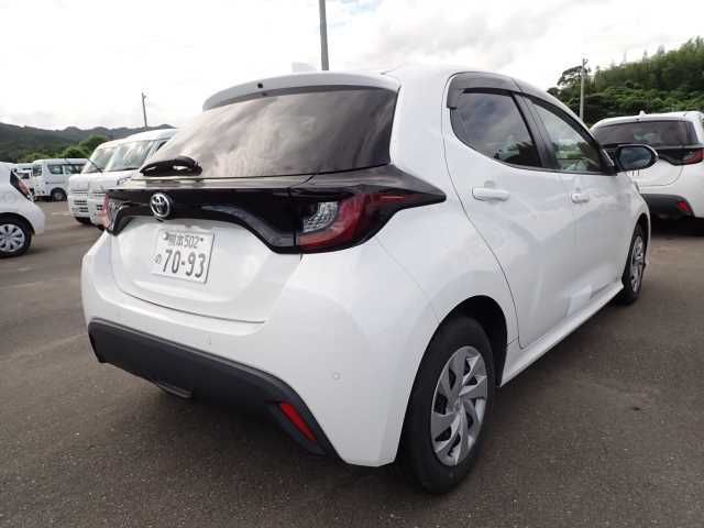 2021 Toyota Yaris X auction photo 2