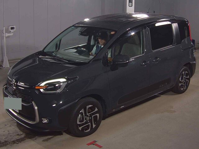 2022 Toyota Sienta ハイブリッドZ 4WD auction photo 4